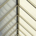 Zadaszenie tarasu z pleksi czy poliwęglanu – który materiał wybrać?